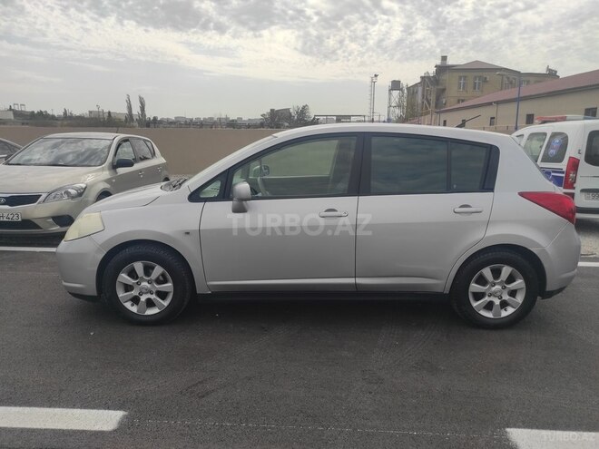 Nissan Tiida-6