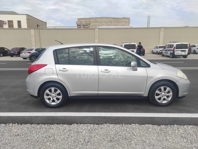 Nissan Tiida-7