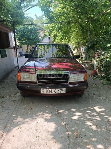 Mercedes 190 1992, 450,000 km - 1.8 l - Qusar