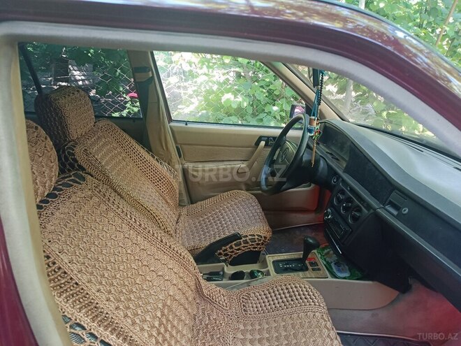 Mercedes 190 1992, 450,000 km - 1.8 l - Qusar