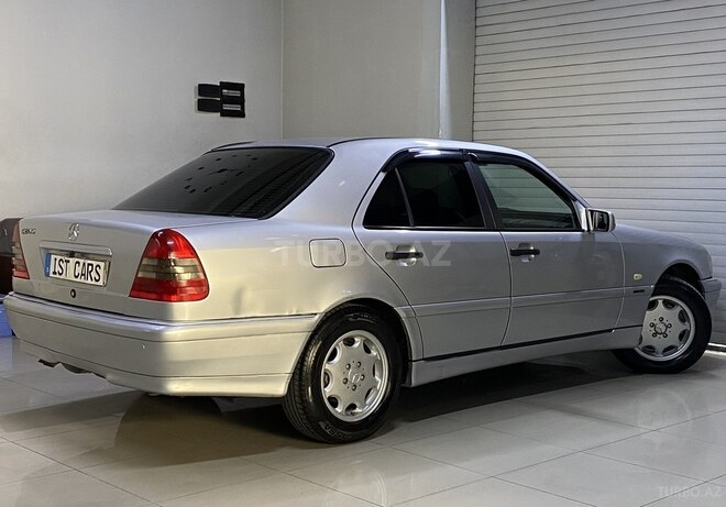 Mercedes C 240-12