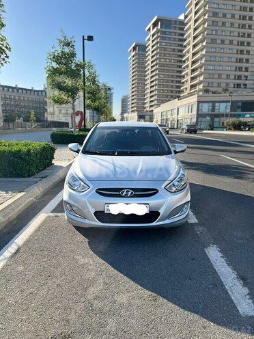 Hyundai Accent 2015, 130,000 km - 1.4 l - Bakı