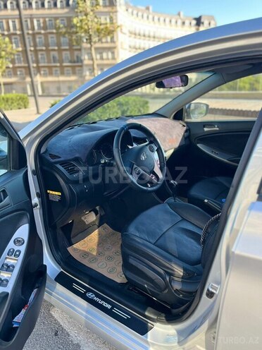 Hyundai Accent 2015, 130,000 km - 1.4 l - Bakı