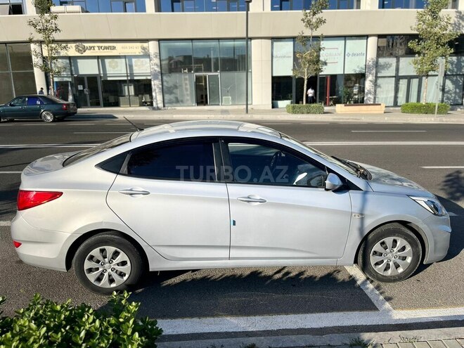 Hyundai Accent 2015, 130,000 km - 1.4 l - Bakı