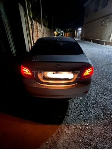 Hyundai Accent 2015, 130,000 km - 1.4 l - Bakı