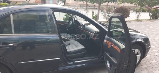 Mercedes E 220 d 2002, 69,300 km - 2.2 l - İmişli