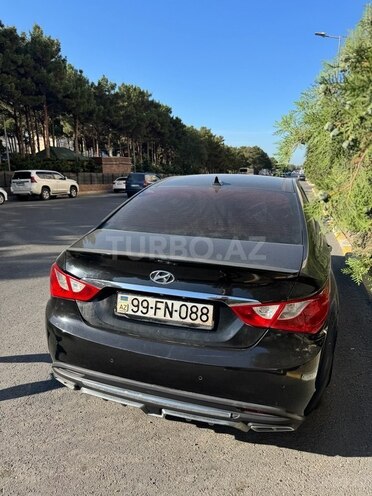 Hyundai Sonata-5