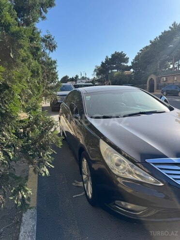 Hyundai Sonata-2