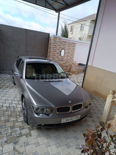 BMW 745-4