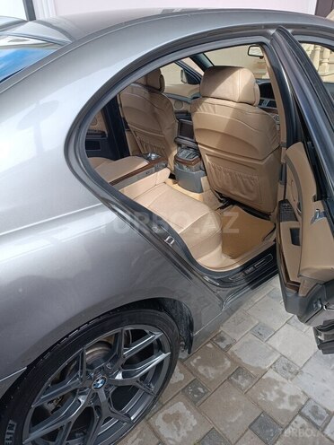 BMW 745-11