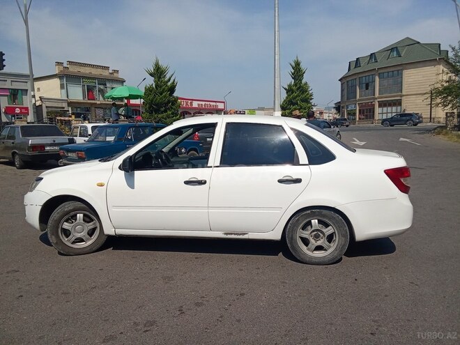 LADA (VAZ) Granta 2013, 400,000 km - 1.6 l - Xudat