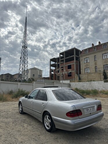 Mercedes E 240 1999, 257,000 km - 2.6 l - Bakı