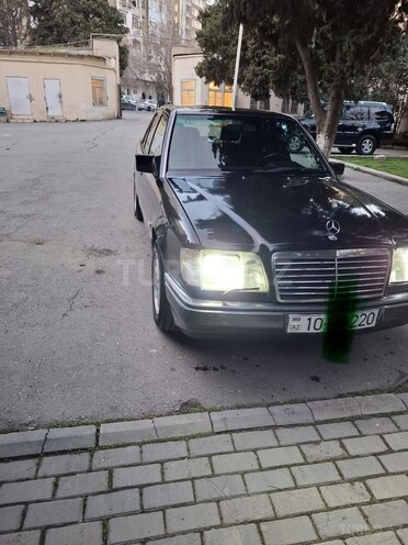 Mercedes E 220 1995, 354,875 km - 2.2 l - Bakı