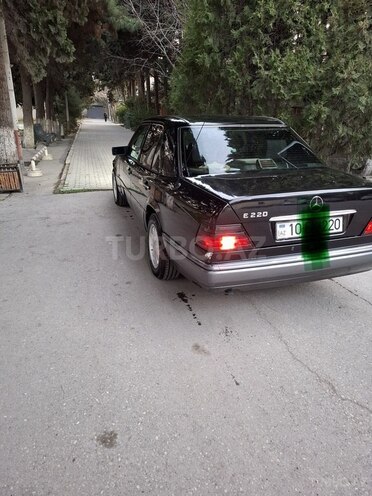 Mercedes E 220 1995, 354,875 km - 2.2 l - Bakı