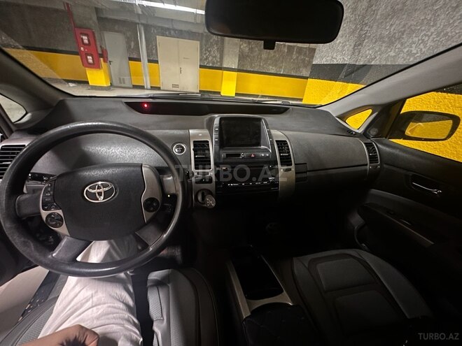 Toyota Prius-5