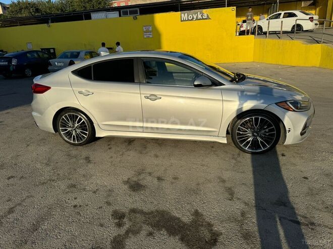 Hyundai Elantra 2018, 101,018 km - 1.6 l - Bakı
