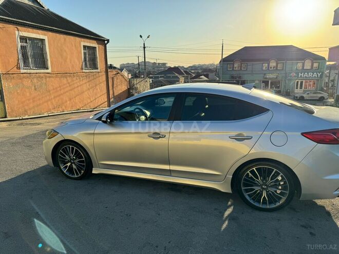 Hyundai Elantra 2018, 101,018 km - 1.6 l - Bakı