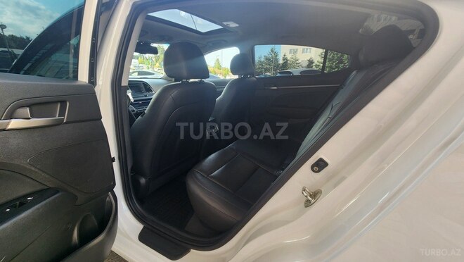 Hyundai Elantra 2017, 126,400 km - 2.0 л - Bakı