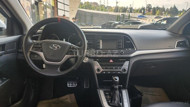Hyundai Elantra 2017, 126,400 km - 2.0 л - Bakı