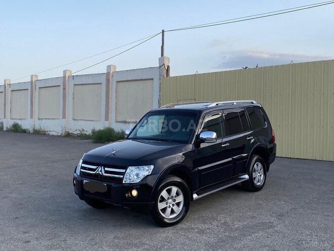 Mitsubishi Pajero-1