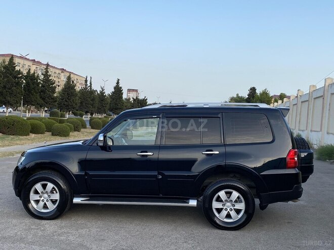 Mitsubishi Pajero-5