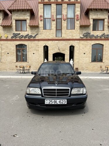 Mercedes C 220 d 2000, 351,000 km - 2.2 л - Yevlax