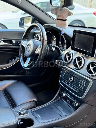 Mercedes CLA 250-6