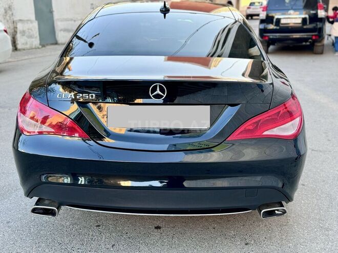 Mercedes CLA 250-11