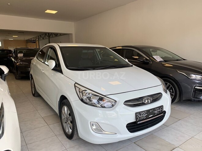 Hyundai Accent-2