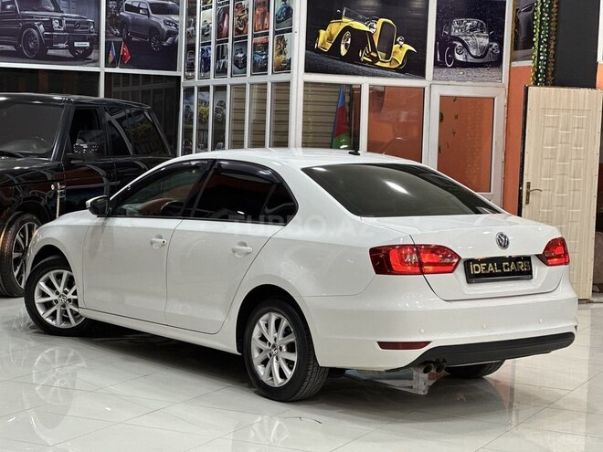 Volkswagen Jetta-5
