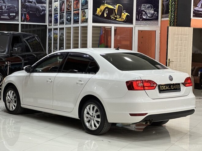 Volkswagen Jetta-6