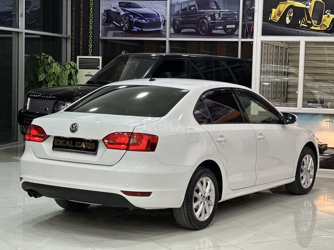 Volkswagen Jetta-8