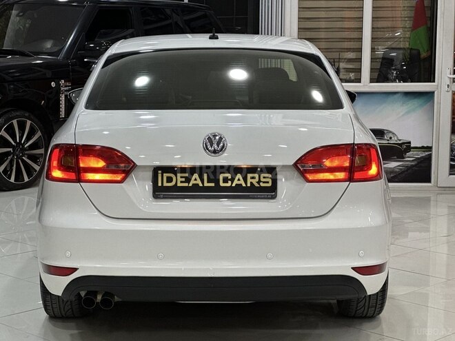 Volkswagen Jetta-9