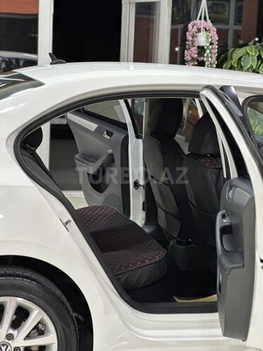 Volkswagen Jetta-17