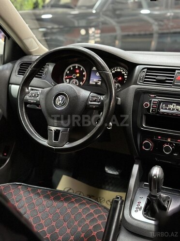 Volkswagen Jetta-20