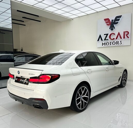 BMW 530e-7