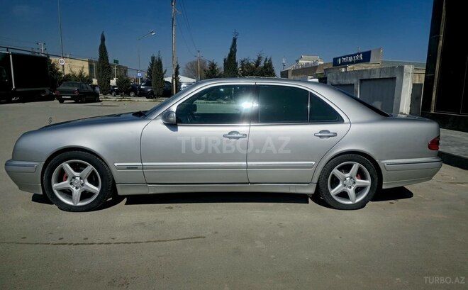 Mercedes E 240 1999, 412,000 km - 2.6 l - Bakı