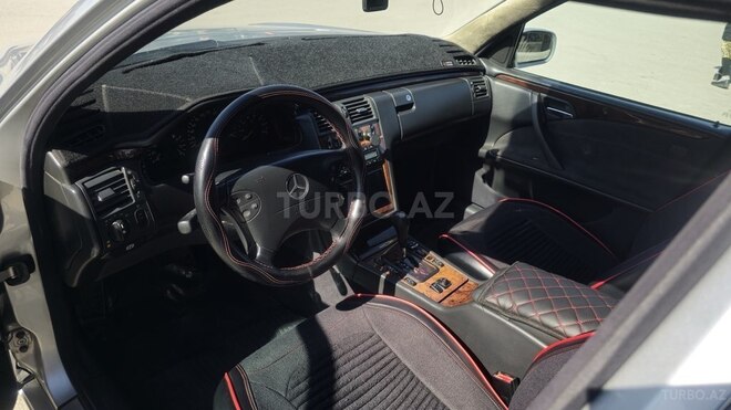 Mercedes E 240 1999, 412,000 km - 2.6 l - Bakı