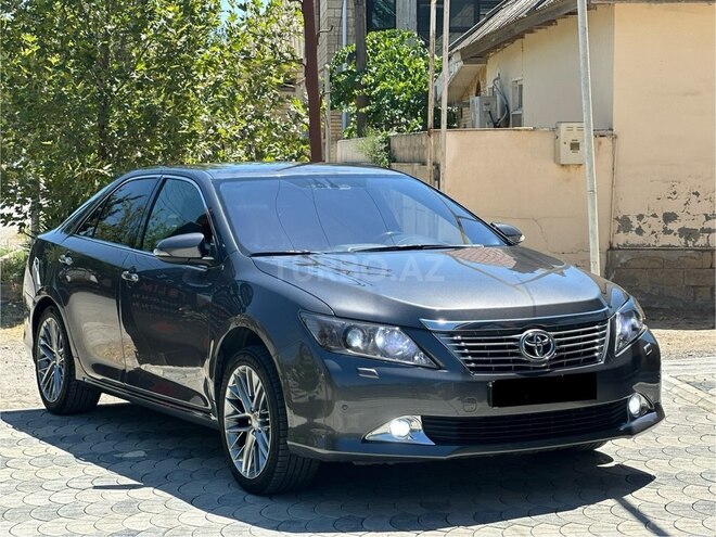 Toyota Camry 2014, 290,000 km - 2.5 l - Salyan