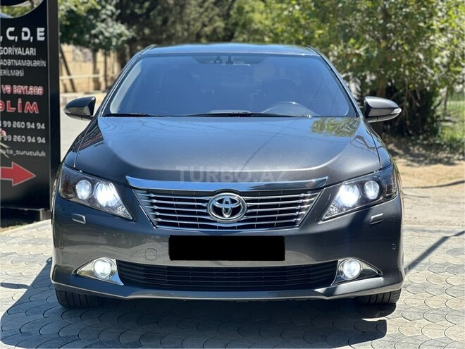 Toyota Camry 2014, 290,000 km - 2.5 l - Salyan