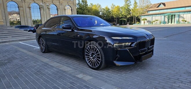 BMW i7-3