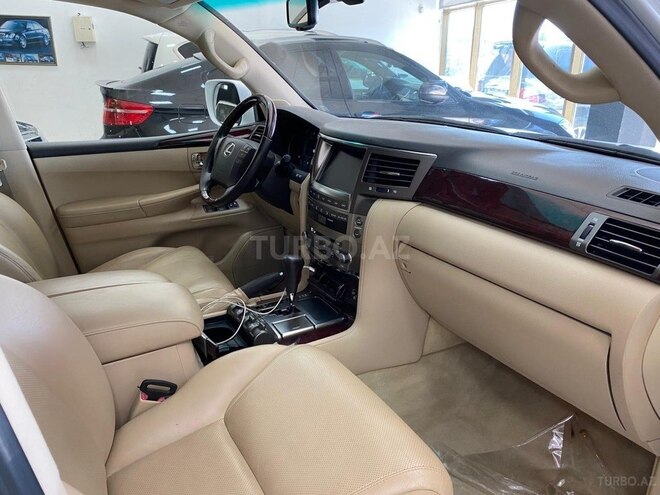 Lexus LX 570-9