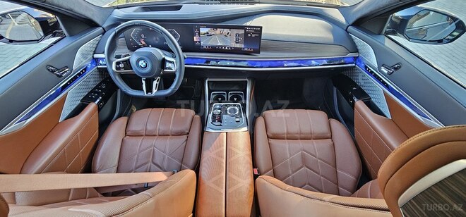 BMW i7-21
