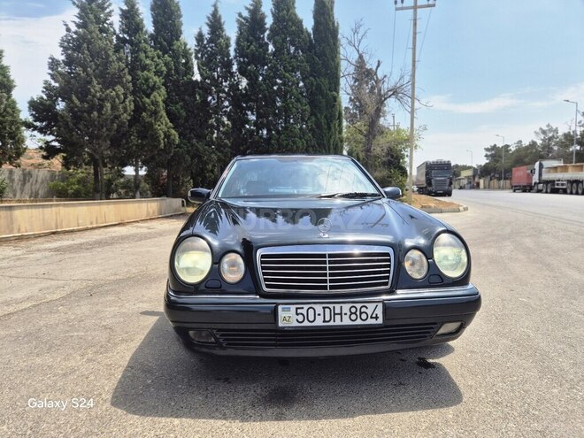 Mercedes E 240 1999, 299,521 km - 2.4 л - Sumqayıt