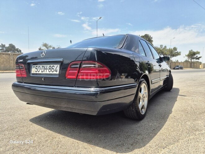 Mercedes E 240 1999, 299,521 km - 2.4 л - Sumqayıt