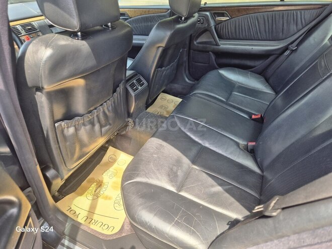 Mercedes E 240 1999, 299,521 km - 2.4 л - Sumqayıt