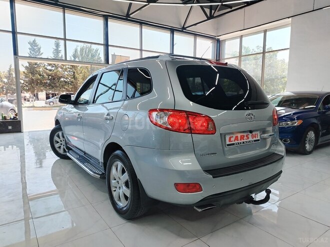 Hyundai Santa Fe-5