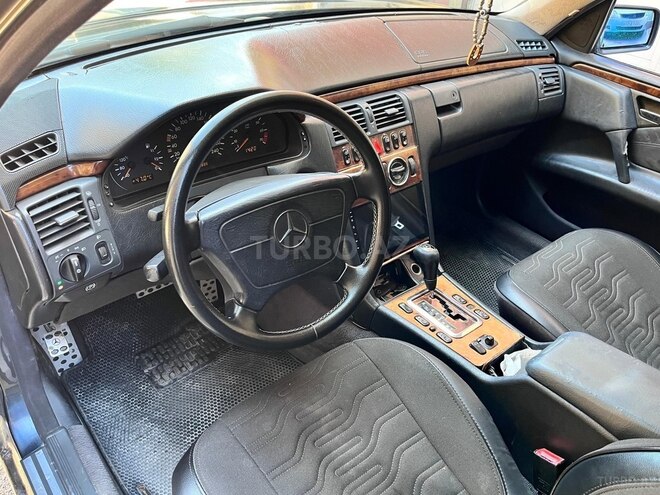 Mercedes E 200 1998, 295,000 km - 2.0 l - Bakı