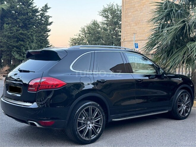 Porsche Cayenne-11