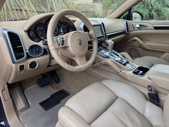 Porsche Cayenne-5